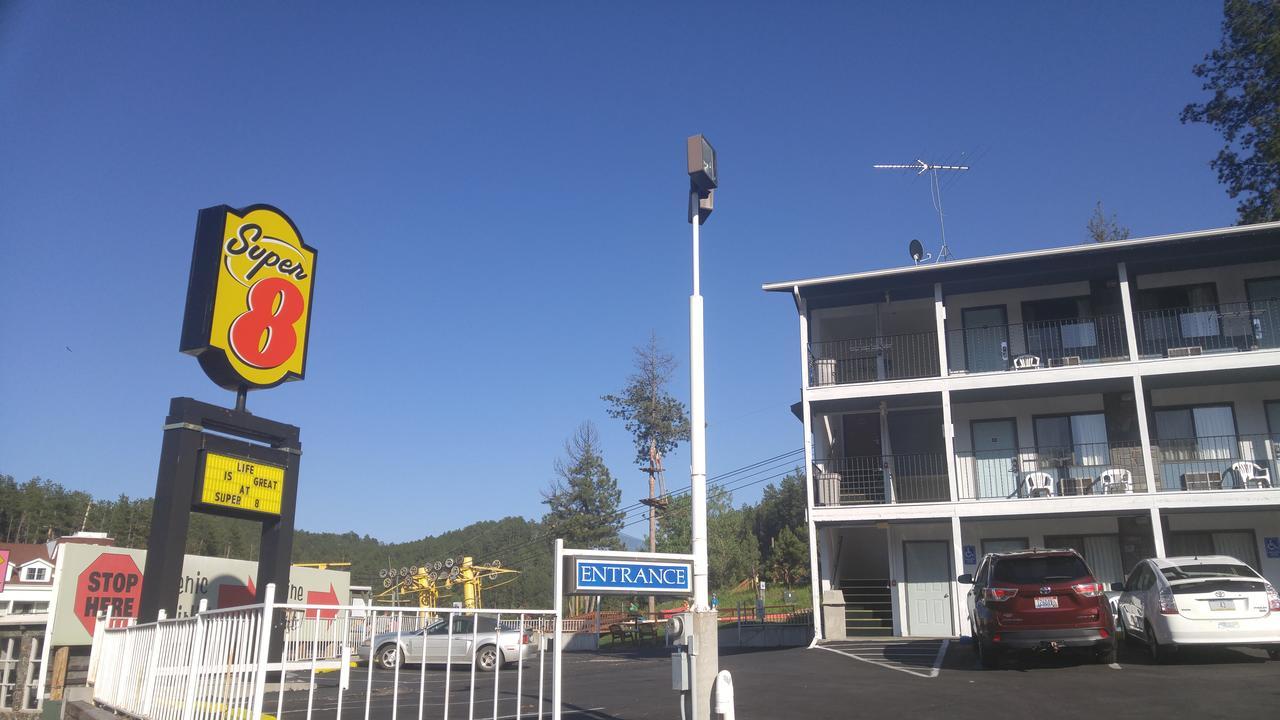 Super 8 By Wyndham Keystone/Mt. Rushmore Exterior photo